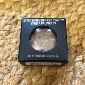 MAC Extra Dimension Eye Shadow